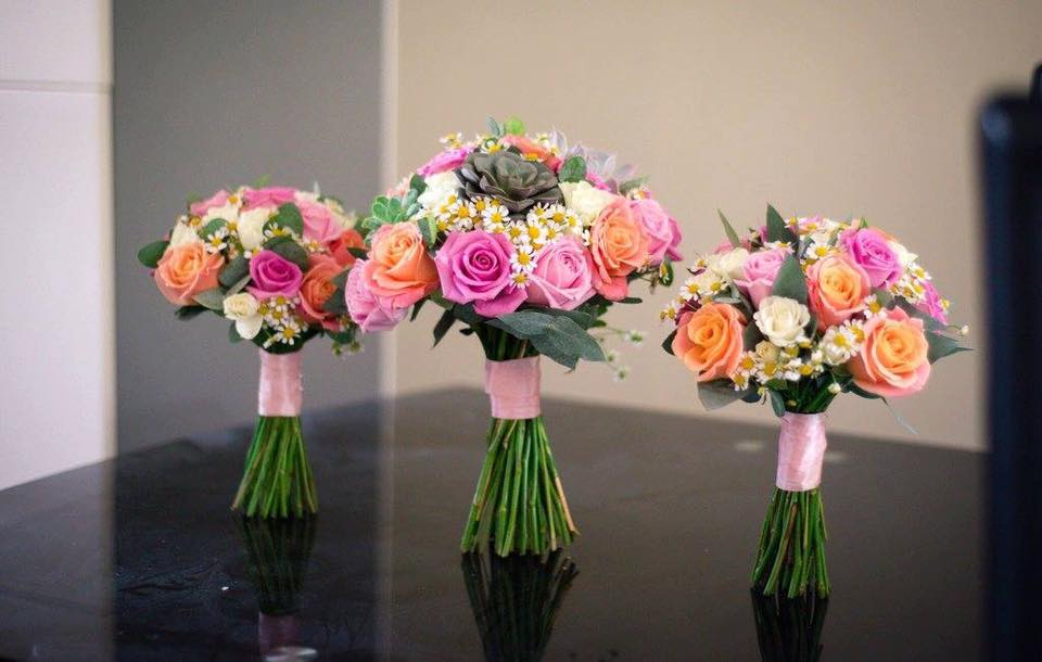 REBECCA AND TOM’S PINK AND CORAL MIDLAND WEDDING 8th October 2016